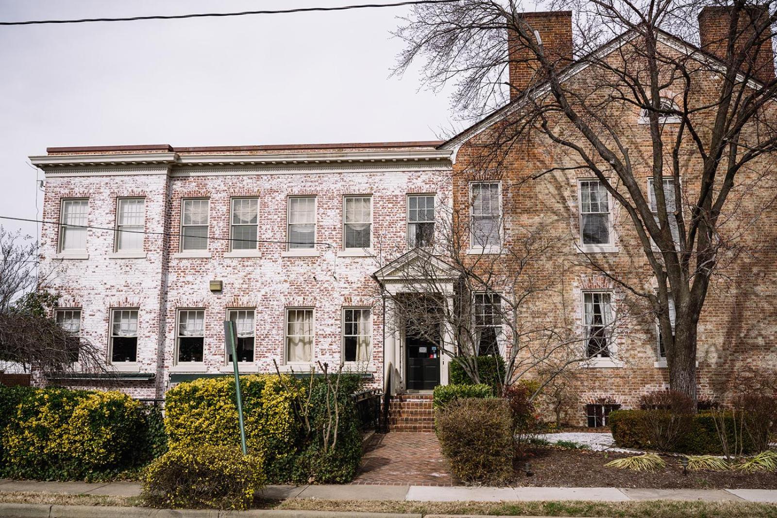 Ironclad Inn And Bourbon Room Fredericksburg Exterior photo