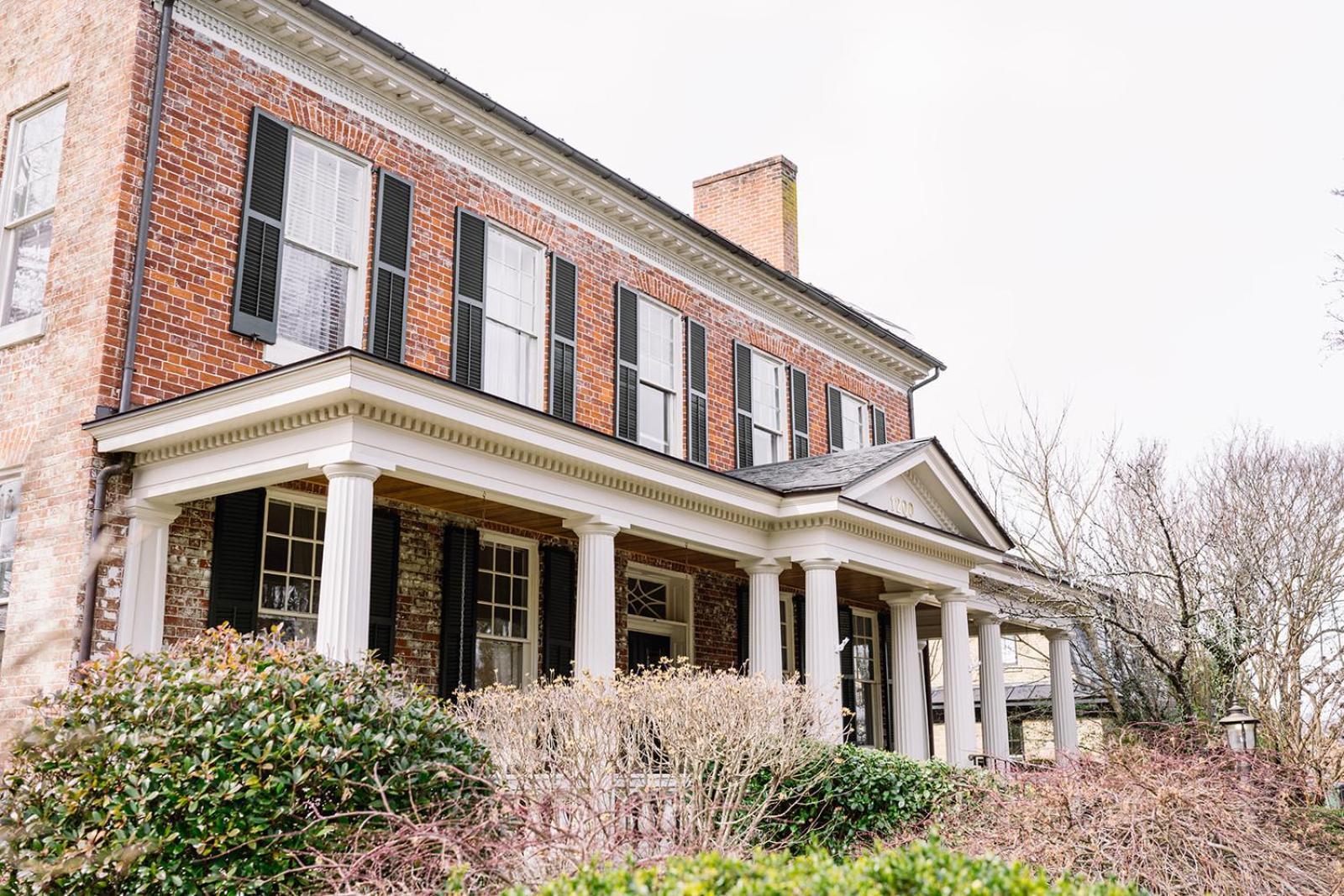 Ironclad Inn And Bourbon Room Fredericksburg Exterior photo